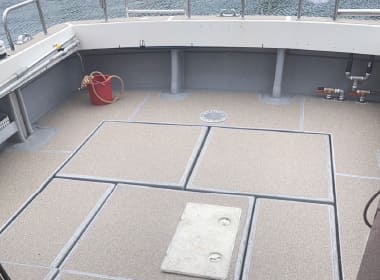 ノンスリップデッキ加工