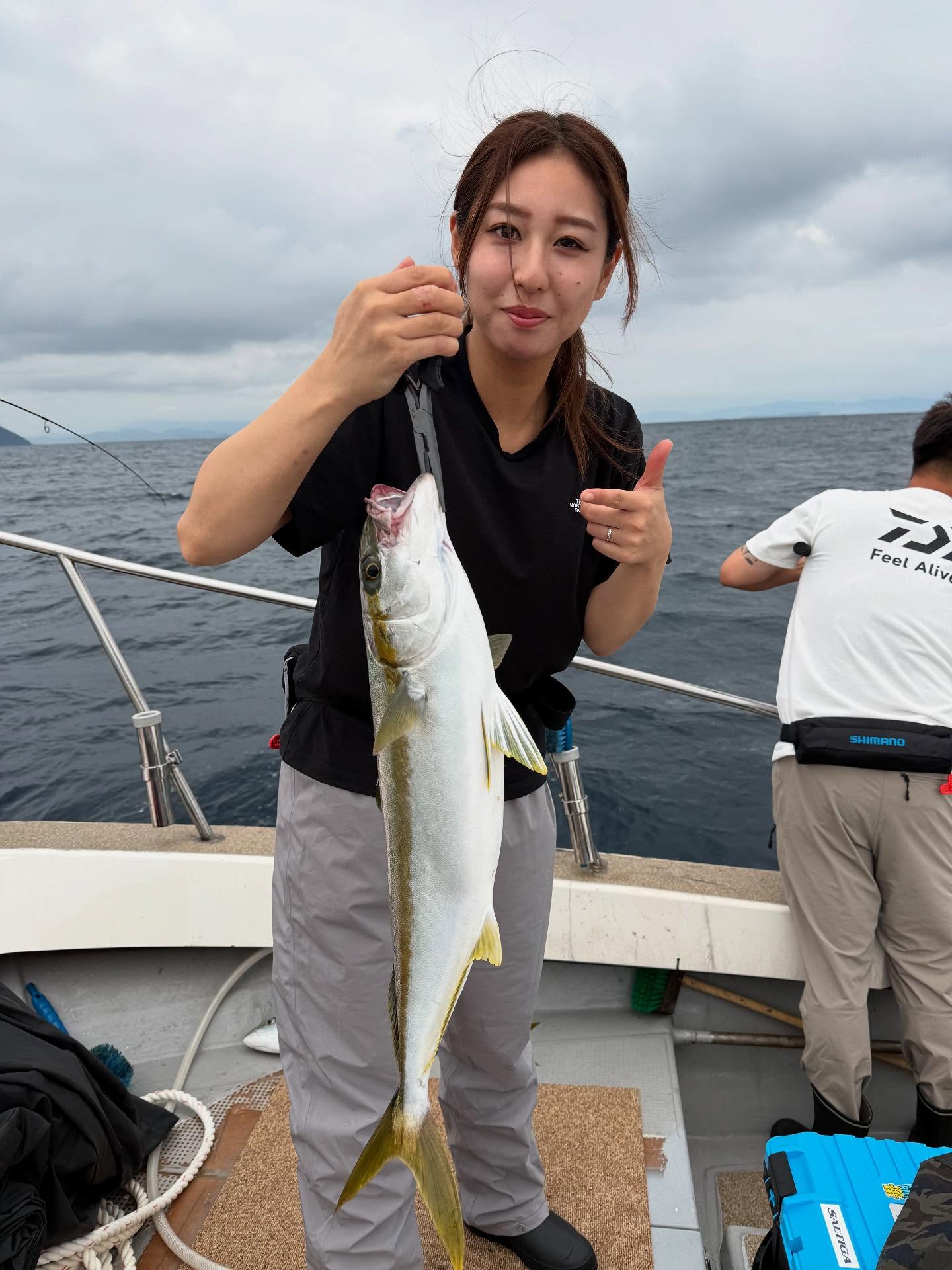 8月9日　ジギング、タイラバ便絶妙な天気で出船〜ポイント到着後直ぐヤズや根魚釣れましたが止まり🥶爆風になってきたので風裏に逃げましたがどうにもならず早上がりまだまだ修行が足りませんでしたしかし、久々にバリバリのジギンガーさん達のシャクリにワクワクしました️ジギングポイント開拓していきますのでまたのご乗船お待ちしております#遊漁船#遊漁船DAIYA#福岡#博多#箱崎漁港#釣り#釣り好き#イカメタル#夜焚き#タイラバ#SLJ#釣り好きと繋がりたい#ジキング #ブリ #ヤズ #ヒラマサ #釣りガール #ヒラメ #アコウ