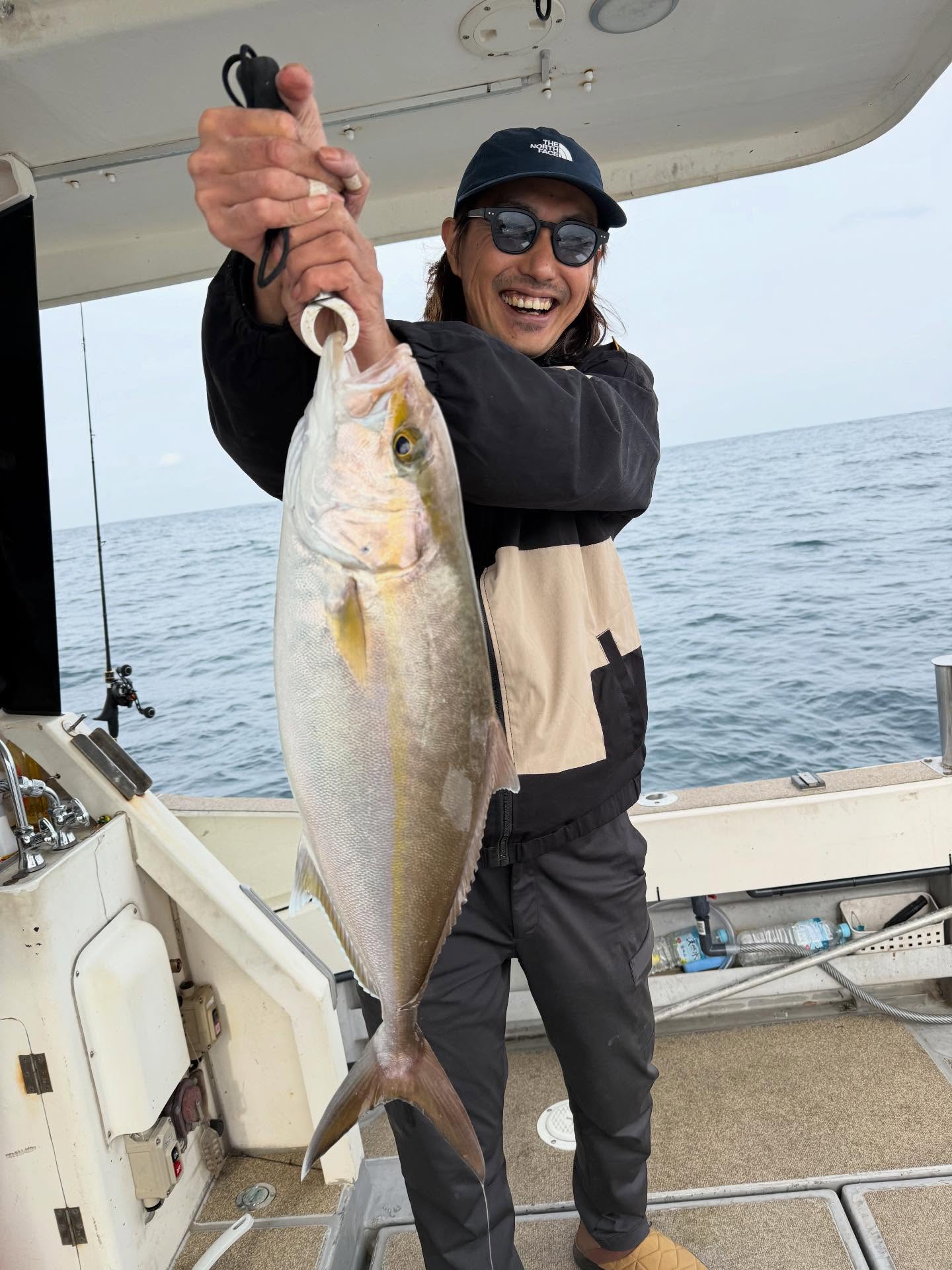 11月4日 タイラバ、ジギング便近海が釣れなくなって来たと聞きながらスタート️やはり良く無い🥶いつものパターンで遠猿きしましたが中々渋すぎてそんな中でもデカネリゴ取ってもらって何とかなりましたまたの挑戦お待ちしております🫡#遊漁船#遊漁船DAIYA#福岡#博多#箱崎漁港#釣り#釣り好きと繋がりたい
