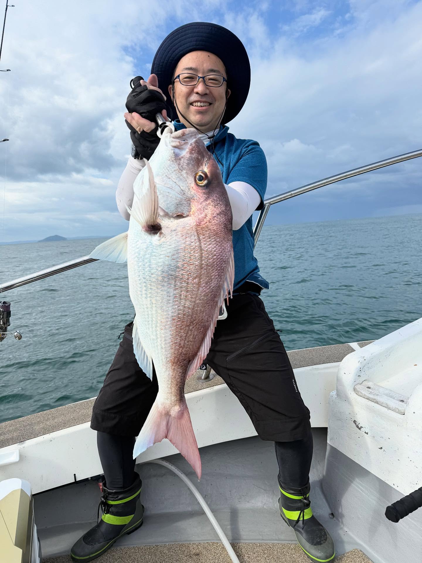 10月26日　タイラバ便本日は新規チャーター様釣りが初めての方が半数以上の中、コツを覚えた方からどんどん釣って頂き釣る人鯛9枚ぐらいは釣ってました🫡後半どちゃ時化になり早上がり最後まで頑張って頂きありがとうございましたまたのお越しをお待ちしております☆#遊漁船#遊漁船DAIYA#福岡#博多#箱崎漁港#釣り#釣り好きと繋がりたい