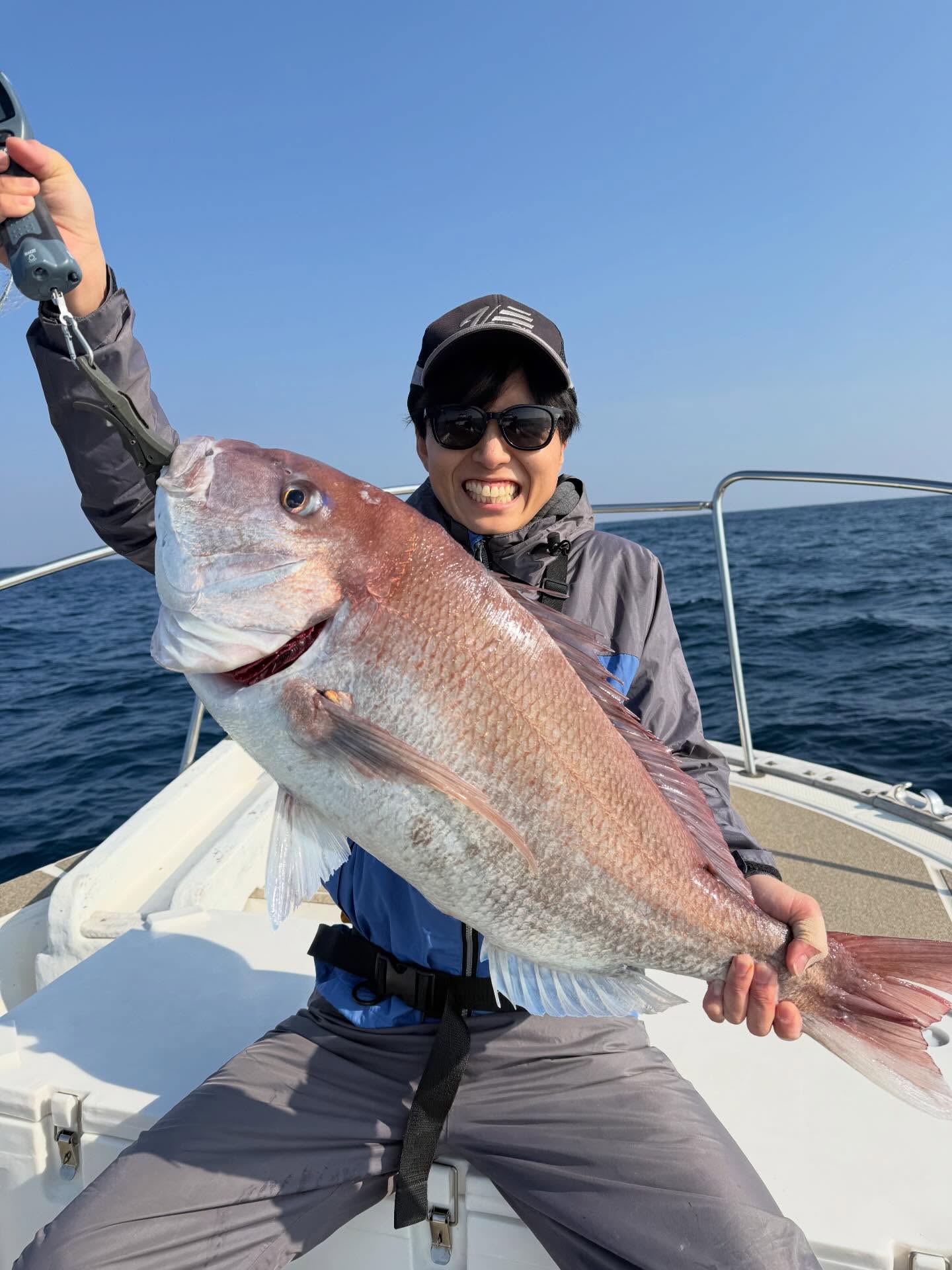2月19日タイラバ調査便❣️最近釣れ出したとの事で、遅出し出発🛫思ってた場所で反応無く、移動中に凄まじい反応を発見止めてみたら大当たり78頭に6枚🏻大満足で早上がり少しづつ良くなってますね!是非タイラバ便ご予約お待ちしております🫶#遊漁船#遊漁船DAIYA#福岡#釣り好きと繋がりたい