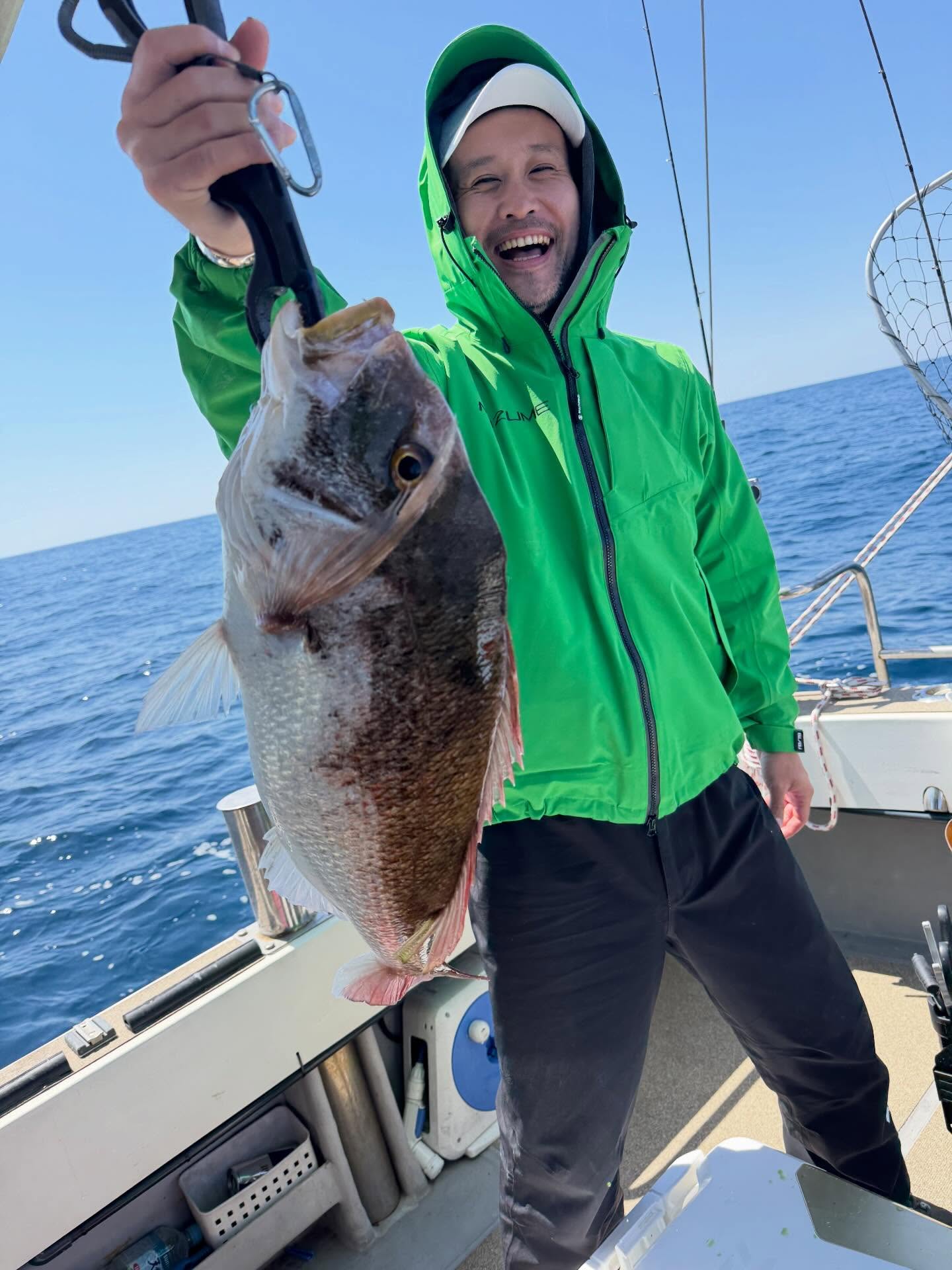 4月8日水曜日 中潮️朝から気合い入れて早出し️早々に走り回って、何とか連発❣️久々見たマハタ🤩中々渋かったですが!ボチボチ釣れて何よりでした遊漁船DAIYAでは、4月〜5月末までタイラバダービー開催中です🏻2ヶ月間で1番大きな鯛を釣り上げた上位2名に豪華賞品をプレゼント他の船には無いスペシャルイベントなので🤩是非ご利用お待ちしております#遊漁船#遊漁船DAIYA#福岡#釣り好きと繋がりたい