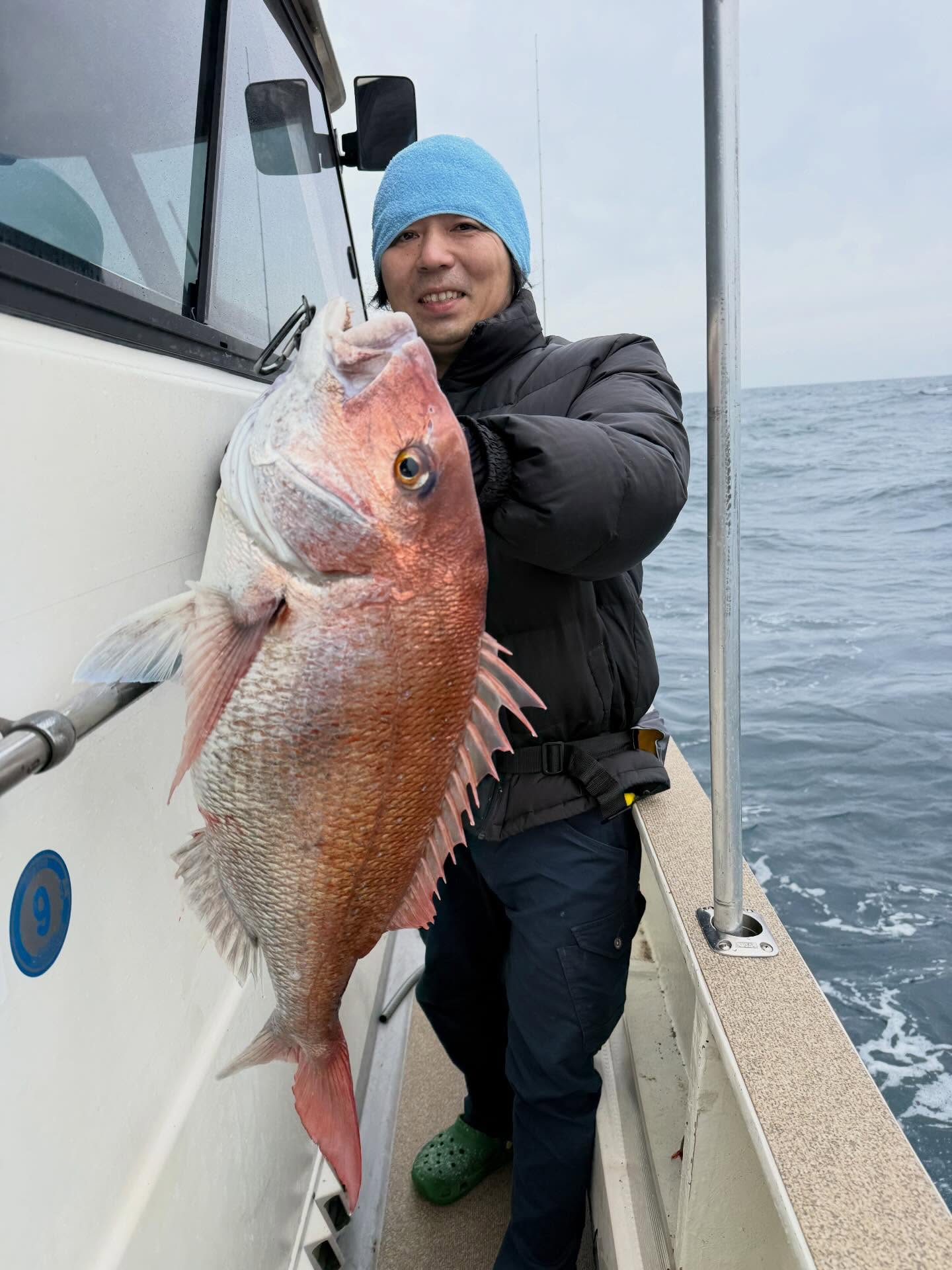 4月12日　タイラバ便今日も気合いの早出し🫡前日がかなり良かったので期待してスタート️良いサイズが釣れるが中々続かない🥶やはり潮が変わると海の中は劇的に変わるんだなと思いつつも、釣る方は寝て起きてすぐ釣ってまた寝る🤣色々試しながらポツポツゲット最後時化模様になりラストひと流しで見事な60アップポテンシャルは最高です！最後までありがとうございましたタイラバダービー開催中4月〜5月末までの2ヶ月間❣️大鯛釣った方上位3名様に素敵なプレゼントをご用意しておりますもう4月10日すぎました🏻是非価値ある1匹を仕留めにいきませんか？#遊漁船#遊漁船DAIYA#福岡#釣り好きと繋がりたい