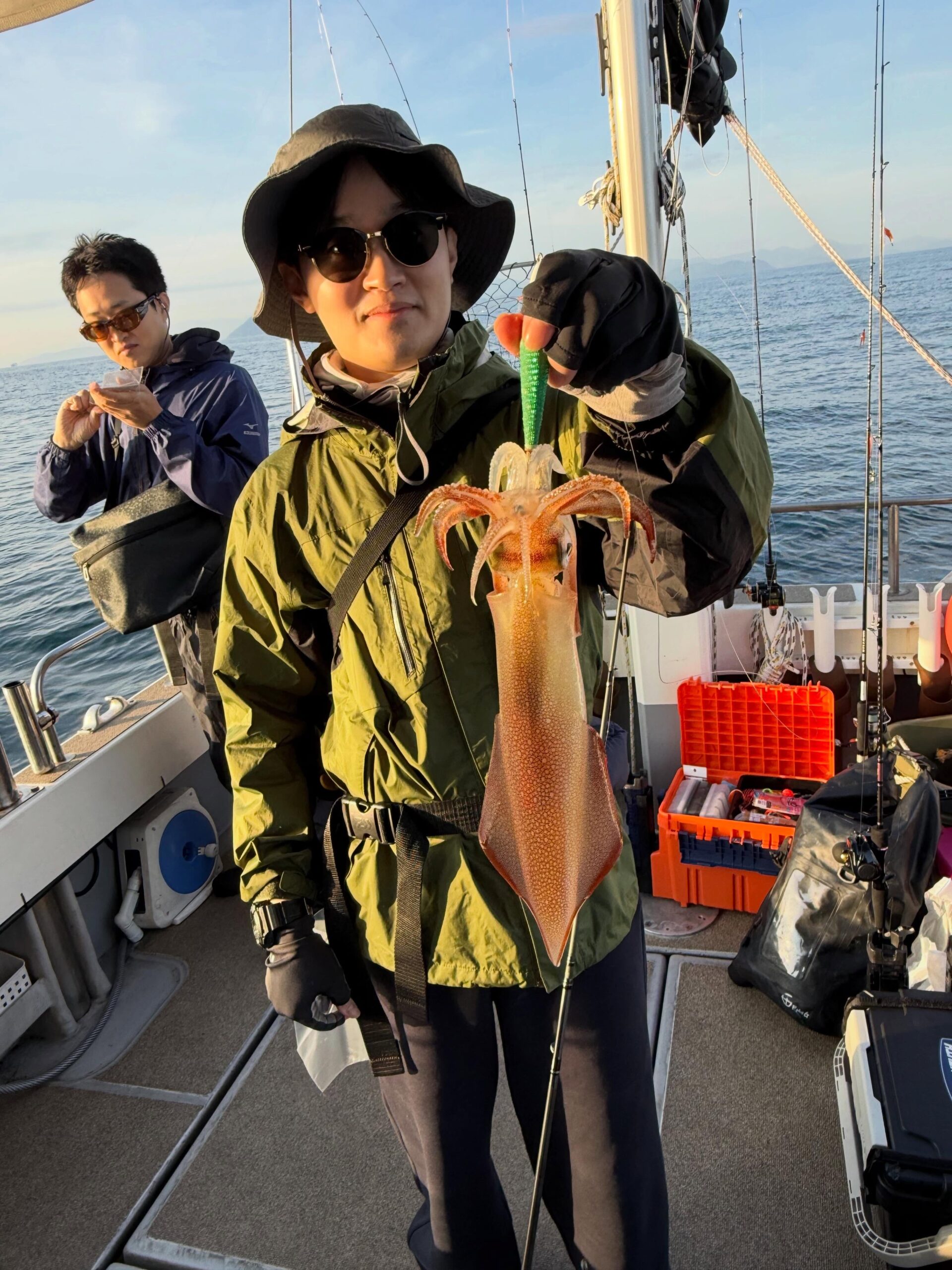 5月6日　近海SLJお客様のご希望で久々の近海何とかなるやろ〜と簡単に考えてたらバチが当たりましたマジで渋い🥶鳥山あるし、ベイト居るし、何故食わない️って状況のまま、七里に行けたなと思うぐらい走り回りましたが撃沈久々に萎えましたね〜諦めず最後まで頑張って頂き本当にありがとうございますまた是非リベンジお待ちしてます️次は必ず️タイラバダービー開催中4月〜5月末までの2ヶ月間❣️大鯛釣った方上位3位に素敵なプレゼントをご用意しております5月入りましたラスト1ヶ月️🏻是非価値ある1匹を仕留めにいきませんか？