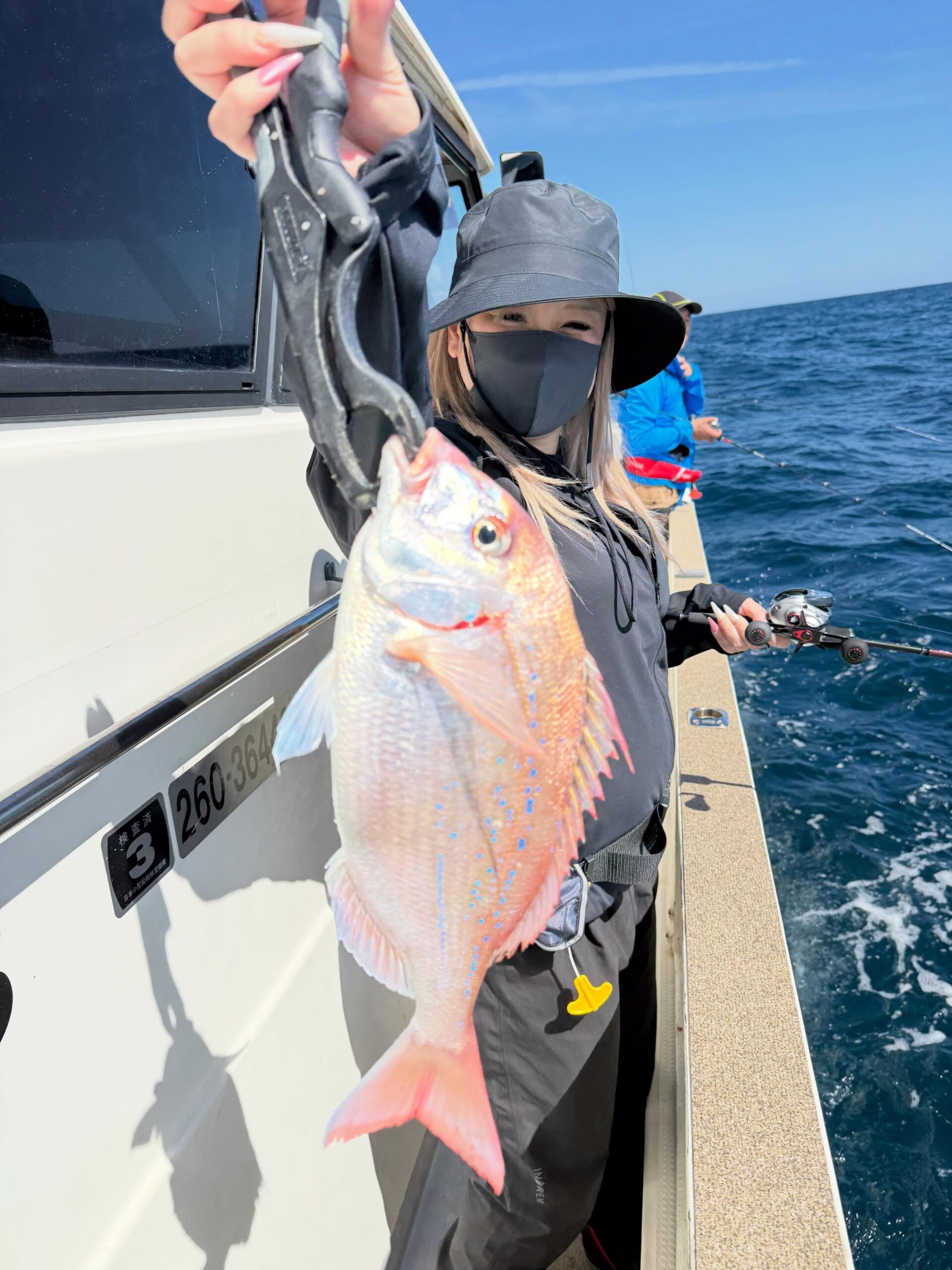 5月9日　タイラバ便久々の本気モードで4時出船️遠くからのお客様も居ましたが、釣果に勝るものは無いと思い早出し❣️色々言いたい事山積みなんですが！◆まさかの時化◆期待の星0ノット姫船酔いで撃沈🤣◆ヒラマサ並みのBIGESO◆夢の90クラスの大鯛仕留めれず◆早巻きが効かない日◆しかし、マジくるは釣れる！色々ありましたが、皆様ワイワイ楽しく出来たので良かったです🏻ロング釣行に文句も言わずにありがとうございましたタイラバダービー開催中4月〜5月末までの2ヶ月間❣️大鯛釣った方上位3位に素敵なプレゼントをご用意しております5月入りましたラスト1ヶ月️🏻是非価値ある1匹を仕留めにいきませんか？#遊漁船#遊漁船DAIYA#福岡#釣り好きと繋がりたい