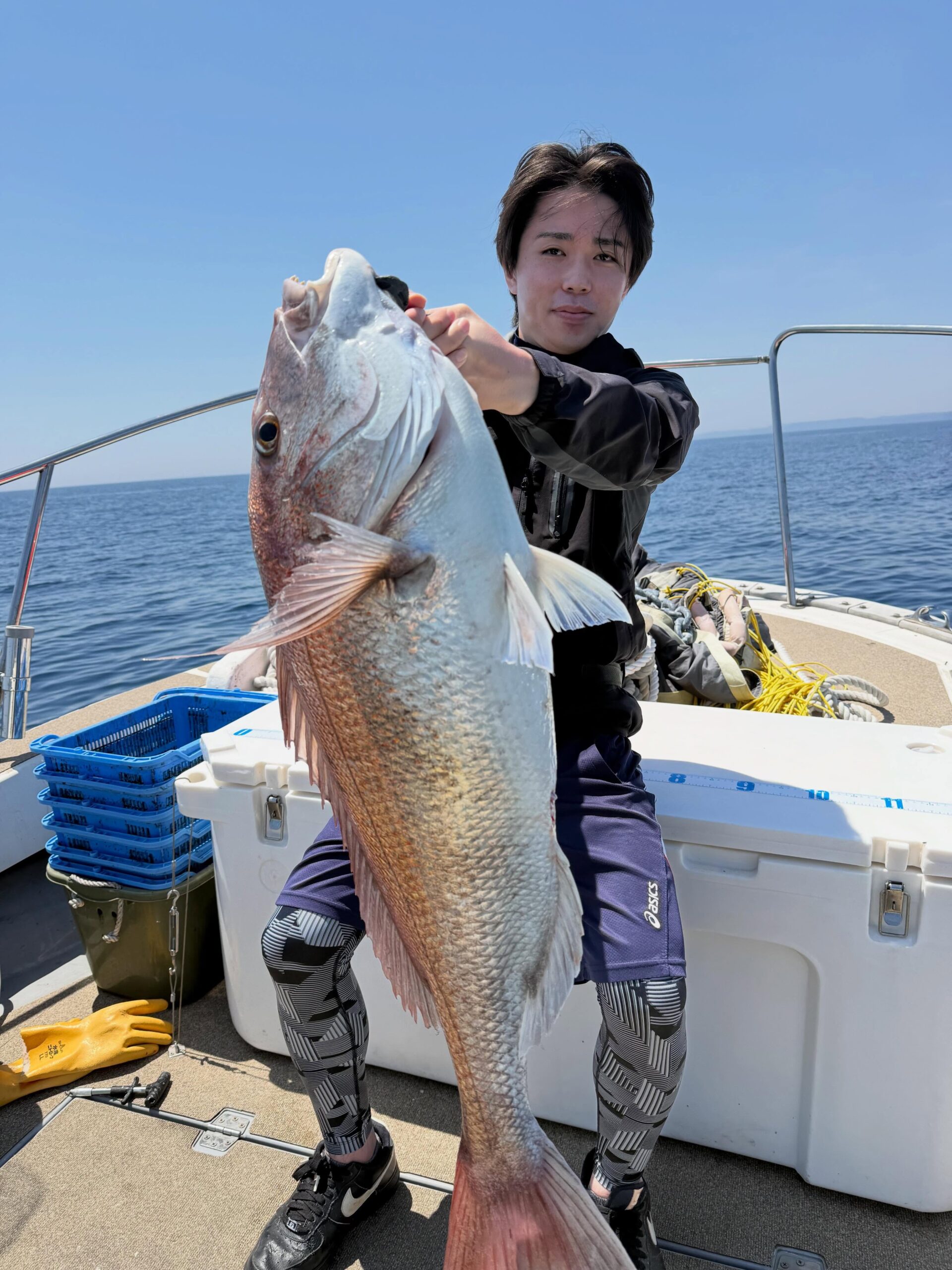 5月18日 タイラバ便少数精鋭で出船️朝イチ小呂東でスカタン🥶マッハで勝本に移動到着後直ぐに根魚や良型鯛連発🫡そのままあちこち走り回って途中まさかのスーパーヒット️上がってきたのは86センチの大鯛数は取れませんでしたが、価値ある1匹に出会えて良かったです♪またのお越しをお待ちしております🫡タイラバダービー開催中4月〜5月末までの2ヶ月間❣️大鯛釣った方上位3位に素敵なプレゼントをご用意しております5月ラストもう少し🏻是非価値ある1匹を仕留めにいきませんか?#遊漁船#遊漁船DAIYA#イカメタル#タイラバ