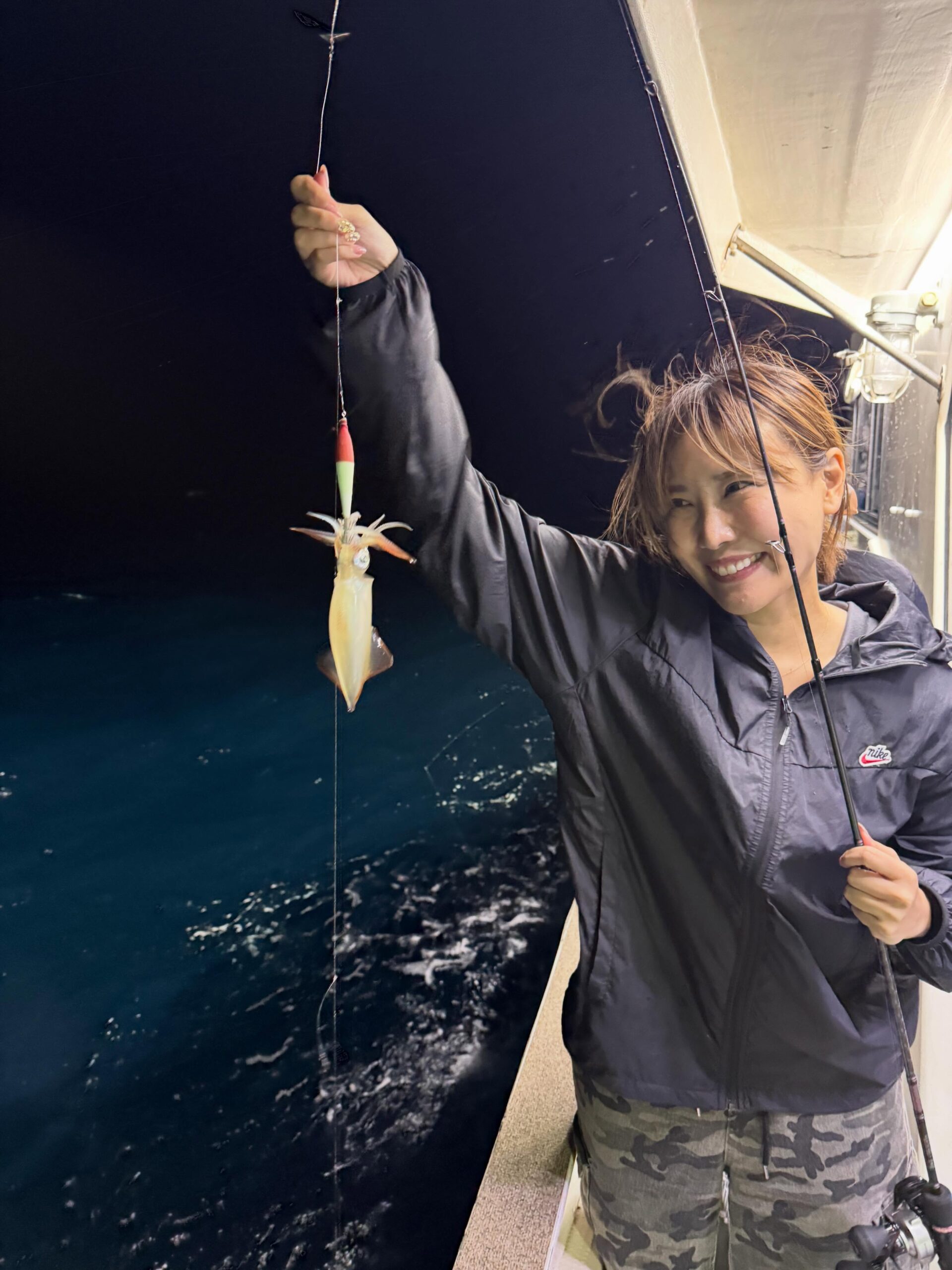 6月1日 夜焚き🦑新規の方ばかりで出船出だしも好調で!定期的に釣れてましたが!まーまーの時化🥶中止を決断し、早上がり20杯は釣れてたので!こんな日もありますが!安全に帰還出来て良かったですまたの挑戦お待ちしてます#遊漁船#DAIYA#イカメタル#タイラバ